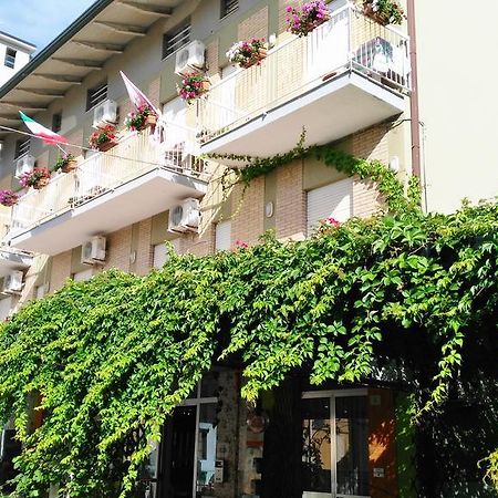 Hotel Simon Rimini Ngoại thất bức ảnh