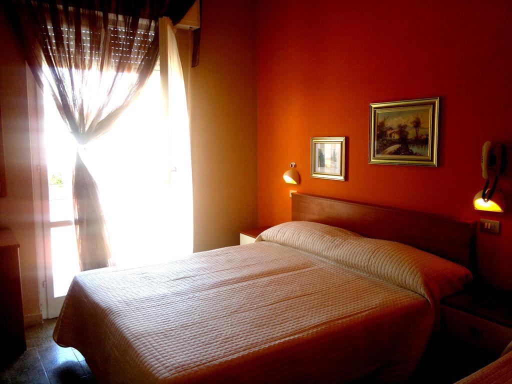 Hotel Simon Rimini Phòng bức ảnh