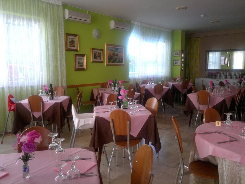 Hotel Simon Rimini Ngoại thất bức ảnh