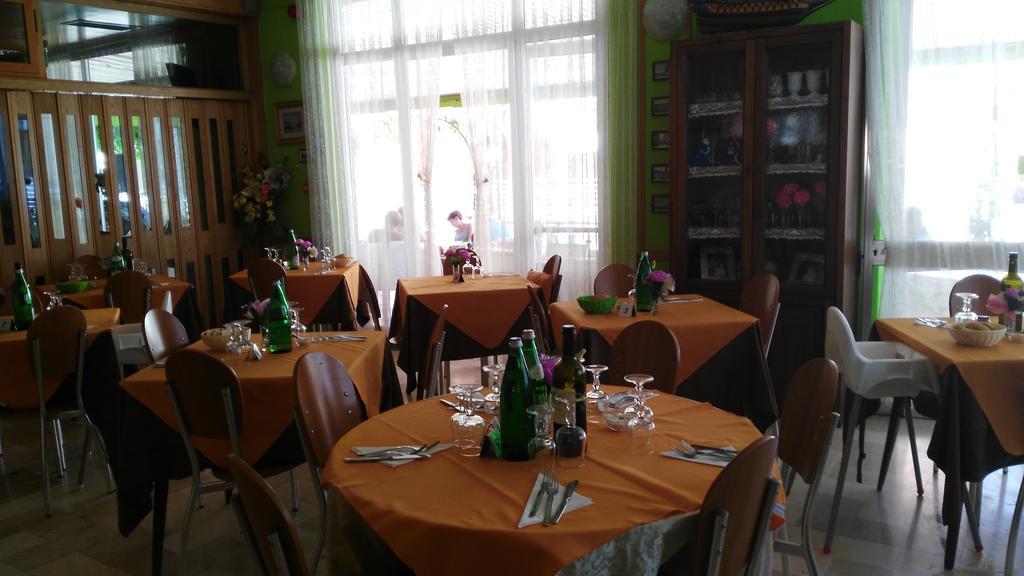 Hotel Simon Rimini Ngoại thất bức ảnh