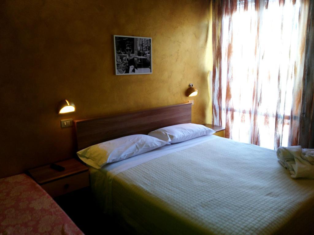 Hotel Simon Rimini Ngoại thất bức ảnh