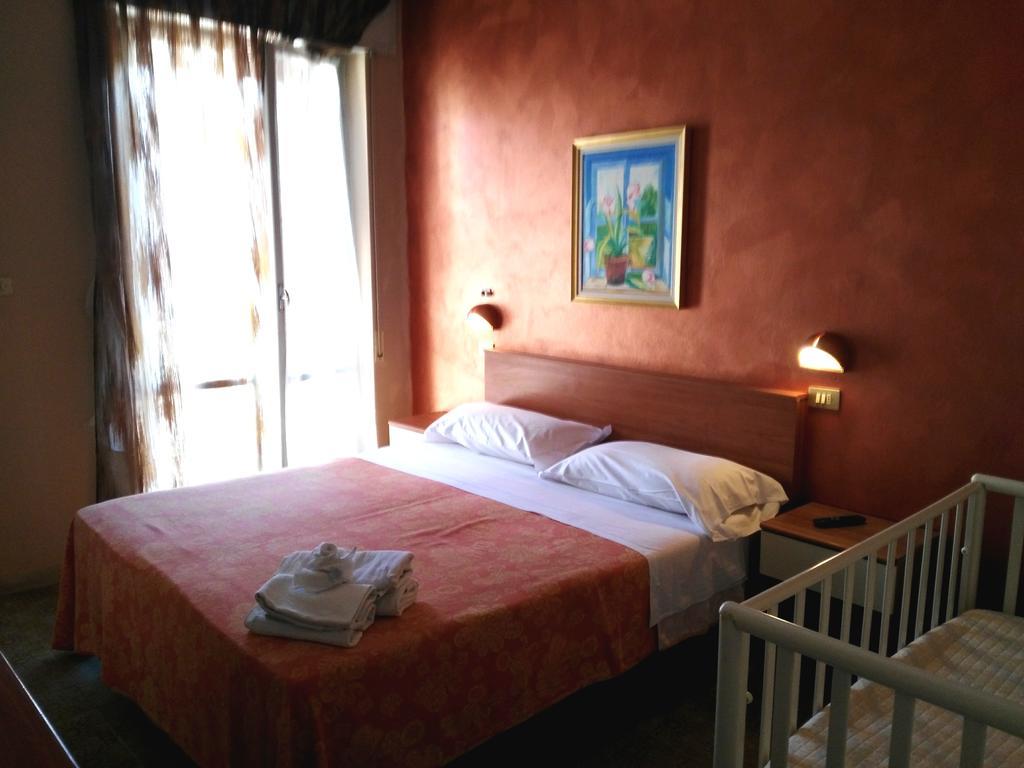 Hotel Simon Rimini Ngoại thất bức ảnh