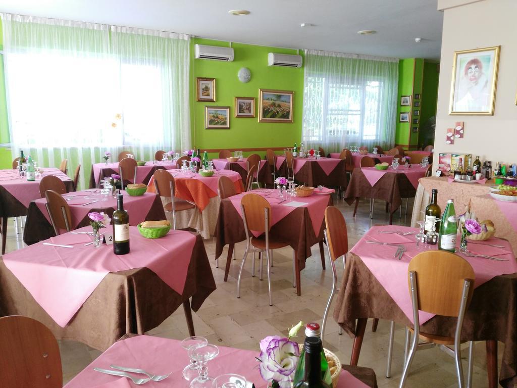 Hotel Simon Rimini Ngoại thất bức ảnh