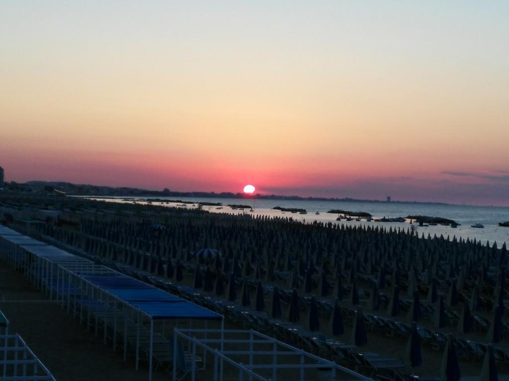 Hotel Simon Rimini Ngoại thất bức ảnh