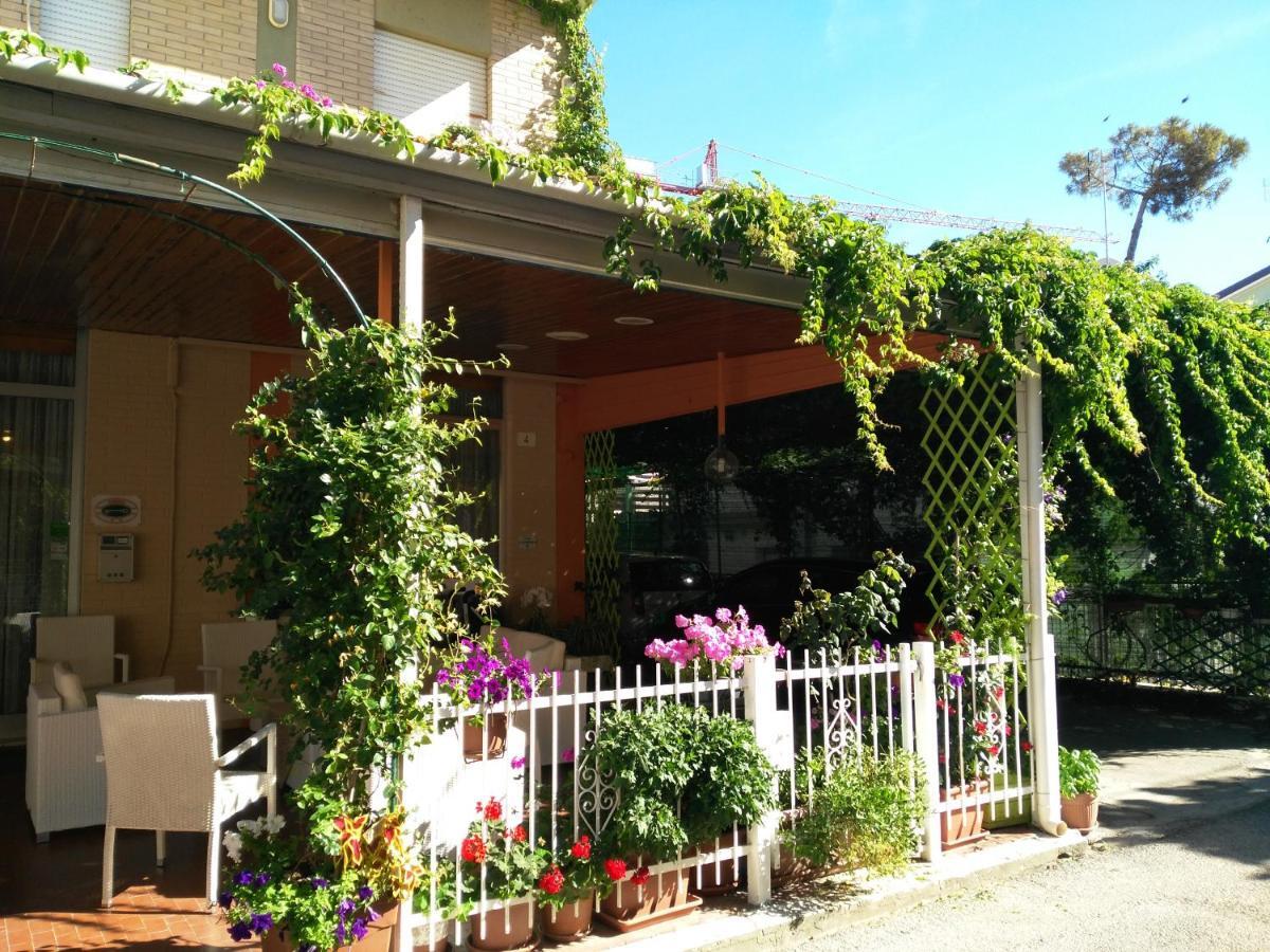 Hotel Simon Rimini Ngoại thất bức ảnh